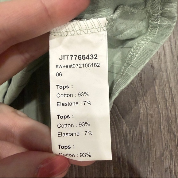 Bundle of 3 SHEIN Ribbed High Neck Cropped Tank Tops - Picture 5 of 16